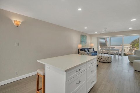 Condo in Sarasota, Florida, 2 bedrooms  № 1721711 - photo 14