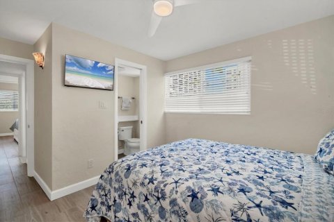 Condo in Sarasota, Florida, 2 bedrooms  № 1721711 - photo 19