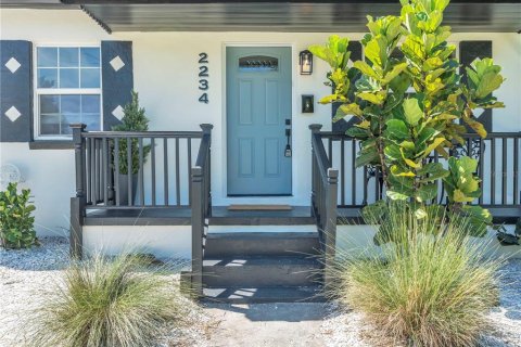 House in Saint Petersburg, Florida 2 bedrooms, 83.33 sq.m. № 1907582 - photo 3