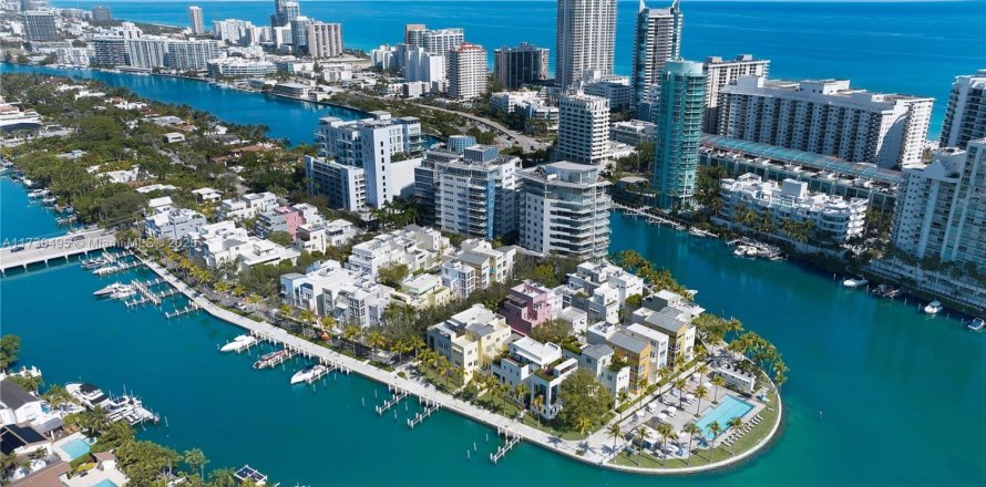 Condo in Miami Beach, Florida, 2 bedrooms № 1763370