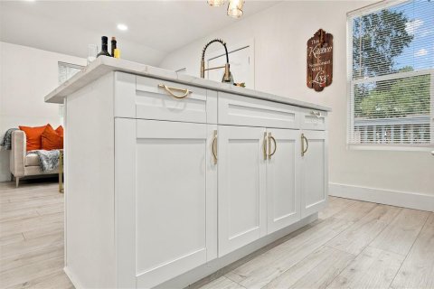 Villa ou maison à vendre à Tampa, Floride: 2 chambres, 51.28 m2 № 2427125 - photo 8