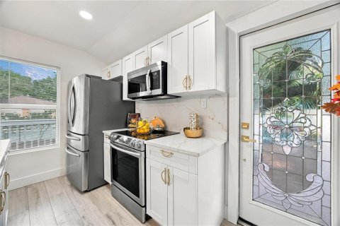 Villa ou maison à vendre à Tampa, Floride: 2 chambres, 51.28 m2 № 2427125 - photo 9