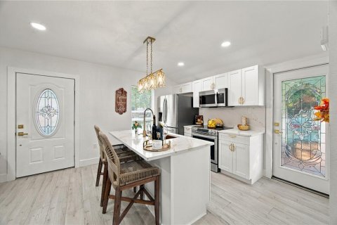 Villa ou maison à vendre à Tampa, Floride: 2 chambres, 51.28 m2 № 2427125 - photo 4