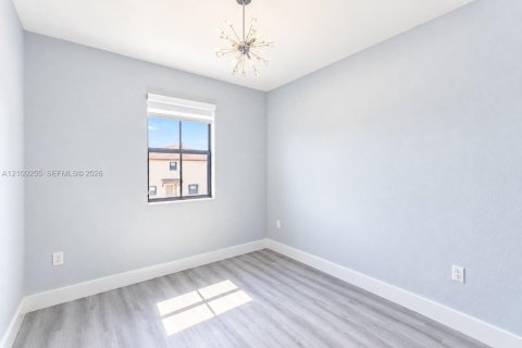 Villa ou maison à vendre à Hialeah, Floride: 4 chambres, 186.92 m2 № 2431444 - photo 20
