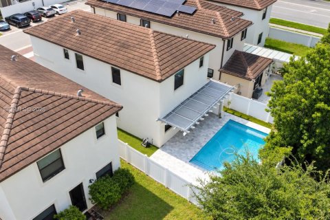 Villa ou maison à vendre à Hialeah, Floride: 4 chambres, 186.92 m2 № 2431444 - photo 23