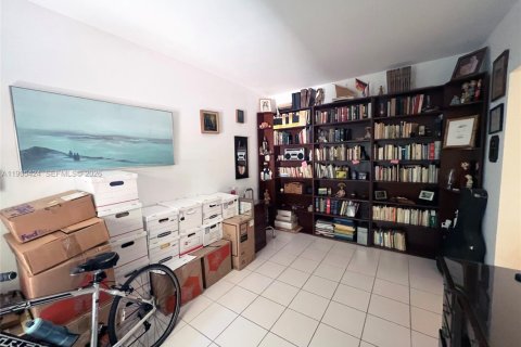 Condominio en venta en Coral Gables, Florida, 2 dormitorios, 196.67 m2 № 1965300 - foto 13