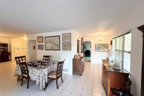 Copropriété à vendre à Coral Gables, Floride: 2 chambres, 196.67 m2 № 1965300 - photo 4