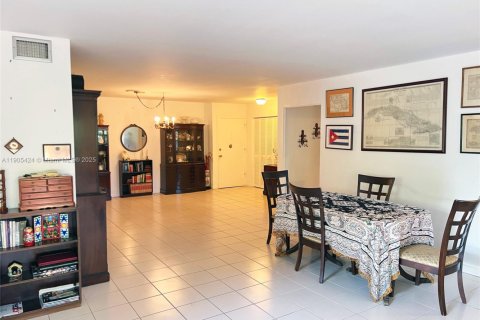 Copropriété à vendre à Coral Gables, Floride: 2 chambres, 196.67 m2 № 1965300 - photo 3