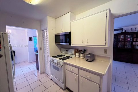 Copropriété à vendre à Coral Gables, Floride: 2 chambres, 196.67 m2 № 1965300 - photo 10