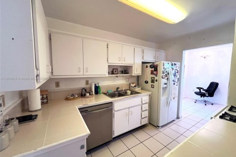 Copropriété à vendre à Coral Gables, Floride: 2 chambres, 196.67 m2 № 1965300 - photo 8