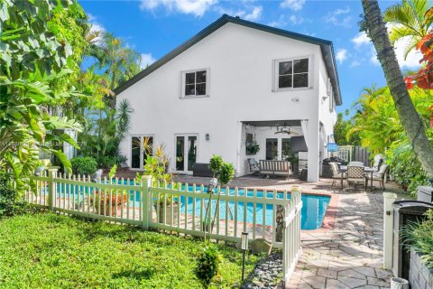 House in Miami, Florida 5 bedrooms, 195.28 sq.m. № 2017271 - photo 29