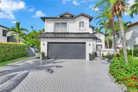 Casa en Miami, Florida 5 dormitorios, 195.28 m2 № 2017271