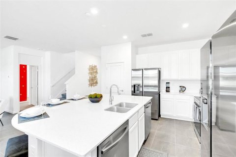 Villa ou maison à vendre à Kissimmee, Floride: 8 chambres, 301.75 m2 № 2422740 - photo 8