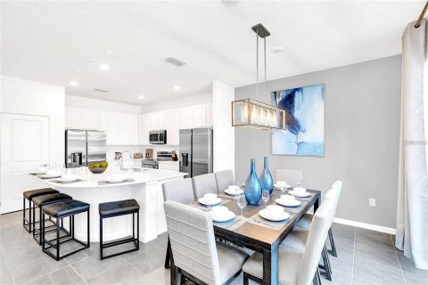 Villa ou maison à vendre à Kissimmee, Floride: 8 chambres, 301.75 m2 № 2422740 - photo 6