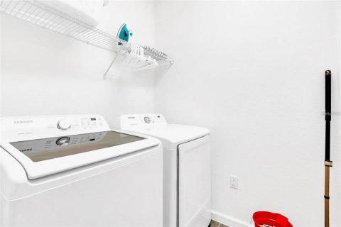 Villa ou maison à vendre à Kissimmee, Floride: 8 chambres, 301.75 m2 № 2422740 - photo 30