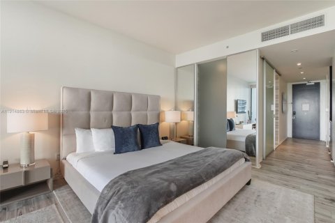 Condo in Miami Beach, Florida  № 1974346 - photo 11