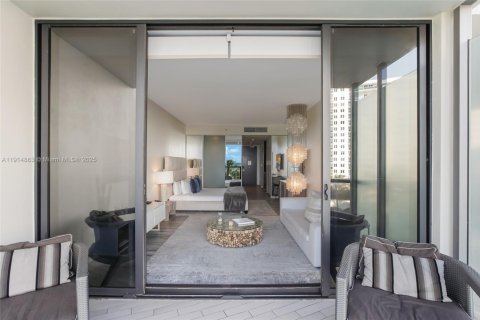 Condo in Miami Beach, Florida  № 1974346 - photo 16