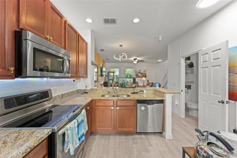 Touwnhouse à vendre à Orlando, Floride: 3 chambres, 151.8 m2 № 2210529 - photo 13
