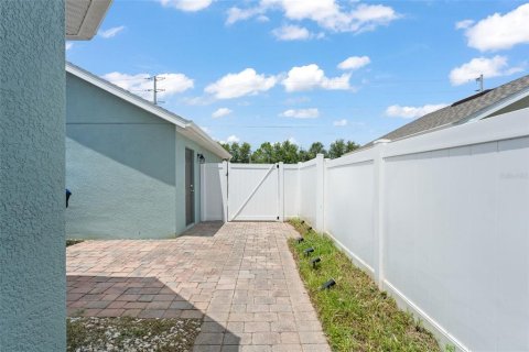 Touwnhouse à vendre à Orlando, Floride: 3 chambres, 151.8 m2 № 2210529 - photo 29
