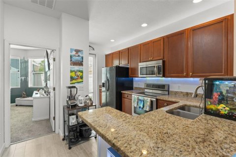 Touwnhouse à vendre à Orlando, Floride: 3 chambres, 151.8 m2 № 2210529 - photo 10