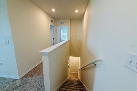 Touwnhouse à louer à Odessa, Floride: 3 chambres, 163.32 m2 № 2227424 - photo 9