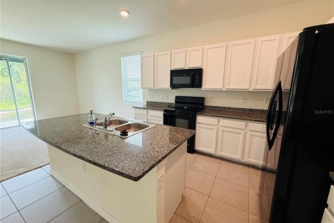 Touwnhouse à louer à Odessa, Floride: 3 chambres, 163.32 m2 № 2227424 - photo 4