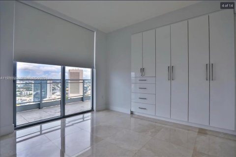 Copropriété à louer à Miami, Floride: 3 chambres, 154.4 m2 № 1988348 - photo 4