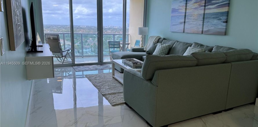 Condominio en Hollywood, Florida, 1 dormitorio  № 2009562