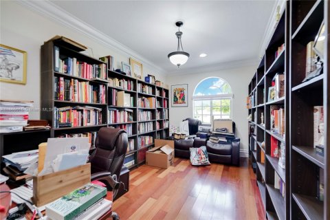 House in Miami, Florida 5 bedrooms, 308.06 sq.m. № 1893396 - photo 14