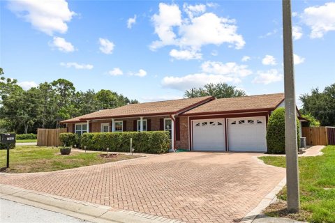 Casa en venta en Seminole, Florida, 4 dormitorios, 197.05 m2 № 2208814 - foto 3