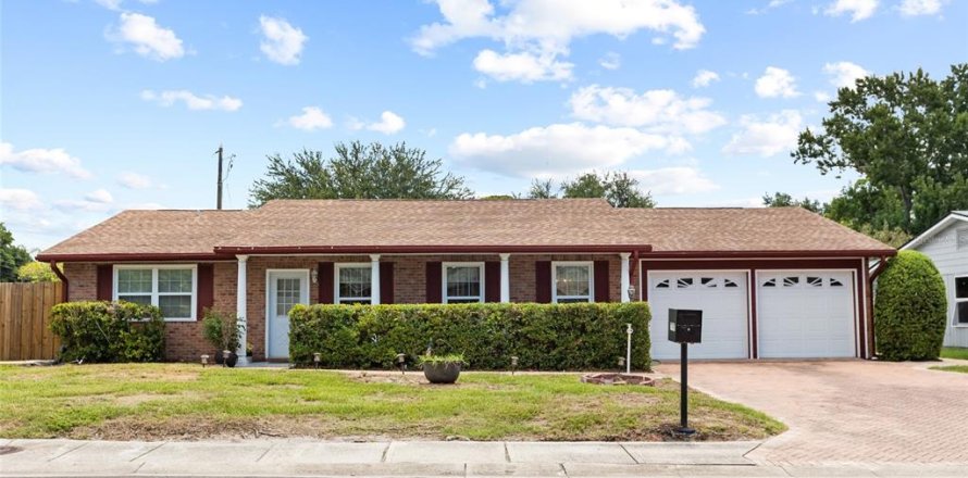 Casa en Seminole, Florida 4 dormitorios, 197.05 m2 № 2208814