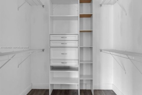 Снять в аренду таунхаус в Пемброк-Пайнс, Флорида 2 спальни, 127.09м2, № 2049447 - фото 14