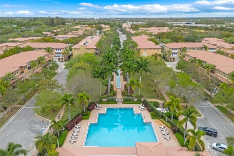 Снять в аренду таунхаус в Пемброк-Пайнс, Флорида 2 спальни, 127.09м2, № 2049447 - фото 22