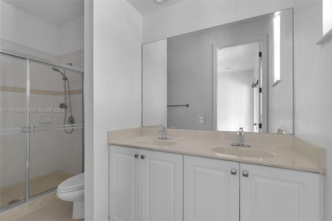 Снять в аренду таунхаус в Пемброк-Пайнс, Флорида 2 спальни, 127.09м2, № 2049447 - фото 11