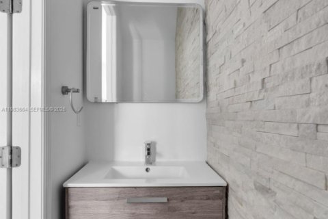 Снять в аренду таунхаус в Пемброк-Пайнс, Флорида 2 спальни, 127.09м2, № 2049447 - фото 7