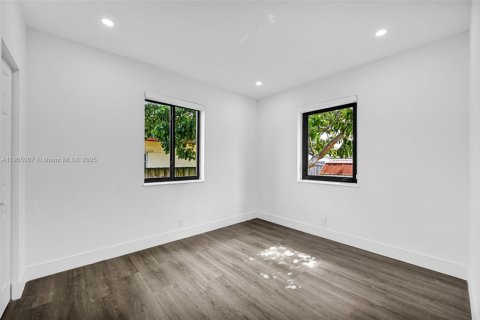 Купить коммерческую недвижимость в Холливуд, Флорида 159.7м2, № 1956090 - фото 19