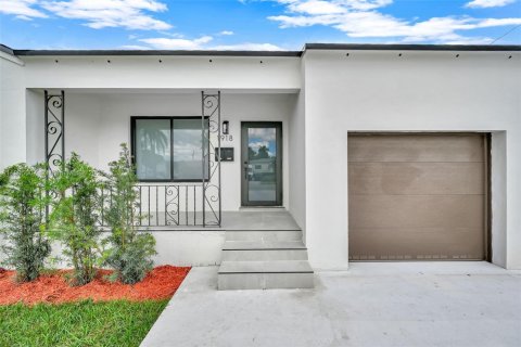 Propiedad comercial en venta en Hollywood, Florida, 159.7 m2 № 1956090 - foto 4