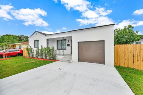 Купить коммерческую недвижимость в Холливуд, Флорида 159.7м2, № 1956090 - фото 3