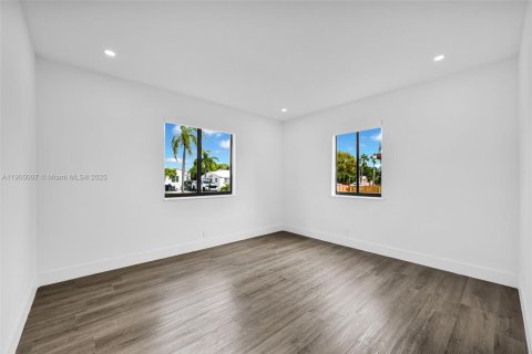 Propiedad comercial en venta en Hollywood, Florida, 159.7 m2 № 1956090 - foto 25