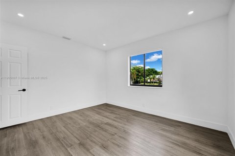 Купить коммерческую недвижимость в Холливуд, Флорида 159.7м2, № 1956090 - фото 26