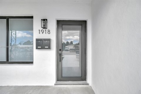 Купить коммерческую недвижимость в Холливуд, Флорида 159.7м2, № 1956090 - фото 5