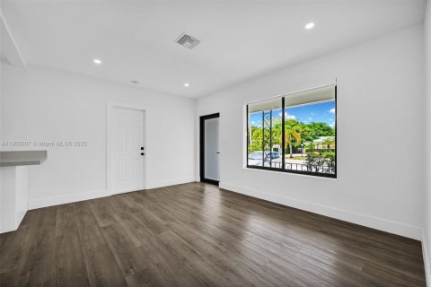 Купить коммерческую недвижимость в Холливуд, Флорида 159.7м2, № 1956090 - фото 15