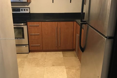 Купить кондоминиум в Халландейл-Бич, Флорида 2 спальни, 102.19м2, № 1981686 - фото 1