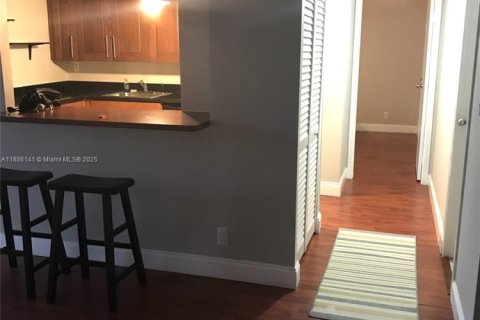 Купить кондоминиум в Халландейл-Бич, Флорида 2 спальни, 102.19м2, № 1981686 - фото 3