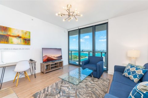 Apartamento en alquiler en Miami, Florida, 2 dormitorios, 111.48 m2 № 1938467 - foto 4