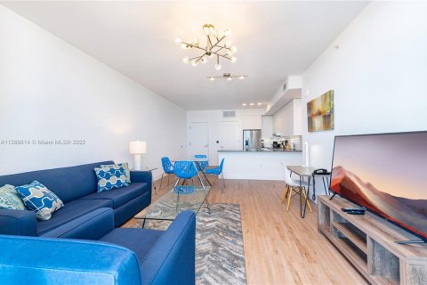 Apartamento en alquiler en Miami, Florida, 2 dormitorios, 111.48 m2 № 1938467 - foto 5