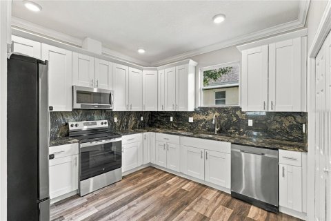 Casa en venta en Saint Petersburg, Florida, 3 dormitorios, 153.1 m2 № 2405123 - foto 6