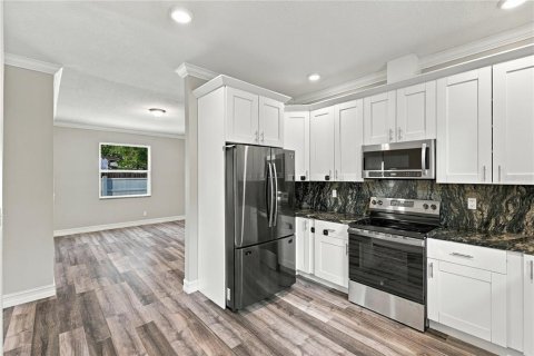 Casa en venta en Saint Petersburg, Florida, 3 dormitorios, 153.1 m2 № 2405123 - foto 8