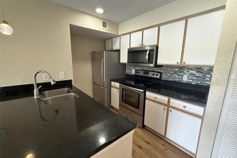 Apartamento en alquiler en Kissimmee, Florida, 2 dormitorios, 95.32 m2 № 1885777 - foto 13