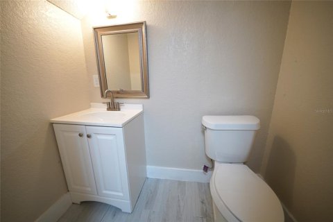 House in Saint Petersburg, Florida 4 bedrooms, 141.21 sq.m. № 1880469 - photo 17